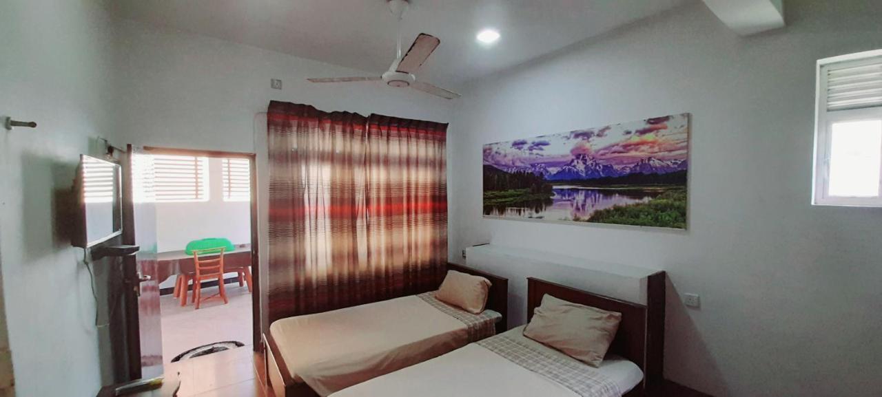 Hotel 100 Dehiwala-Mount Lavinia Exterior foto