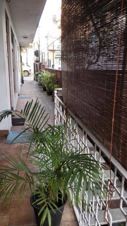 Hotel 100 Dehiwala-Mount Lavinia Exterior foto